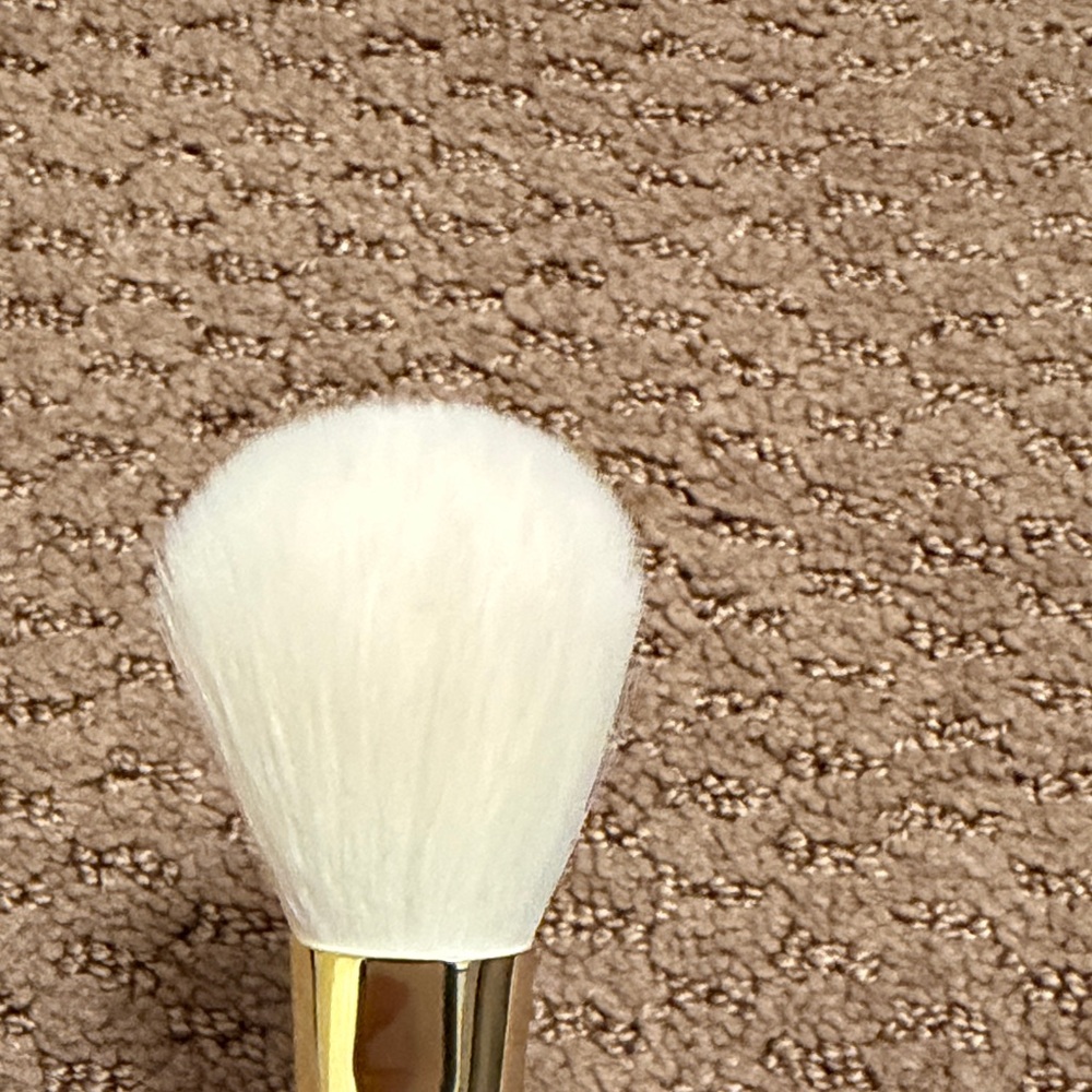 Wayne Goss Blusher Brush - Picture 4 of 5